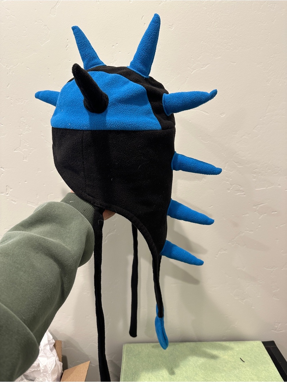 Vintage MENTAL Dragon Beanie Blue and Black Spike Fleece Hat Excellent